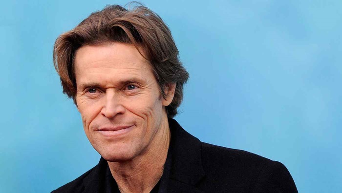 Dafoe aparecerá em ambas partes.