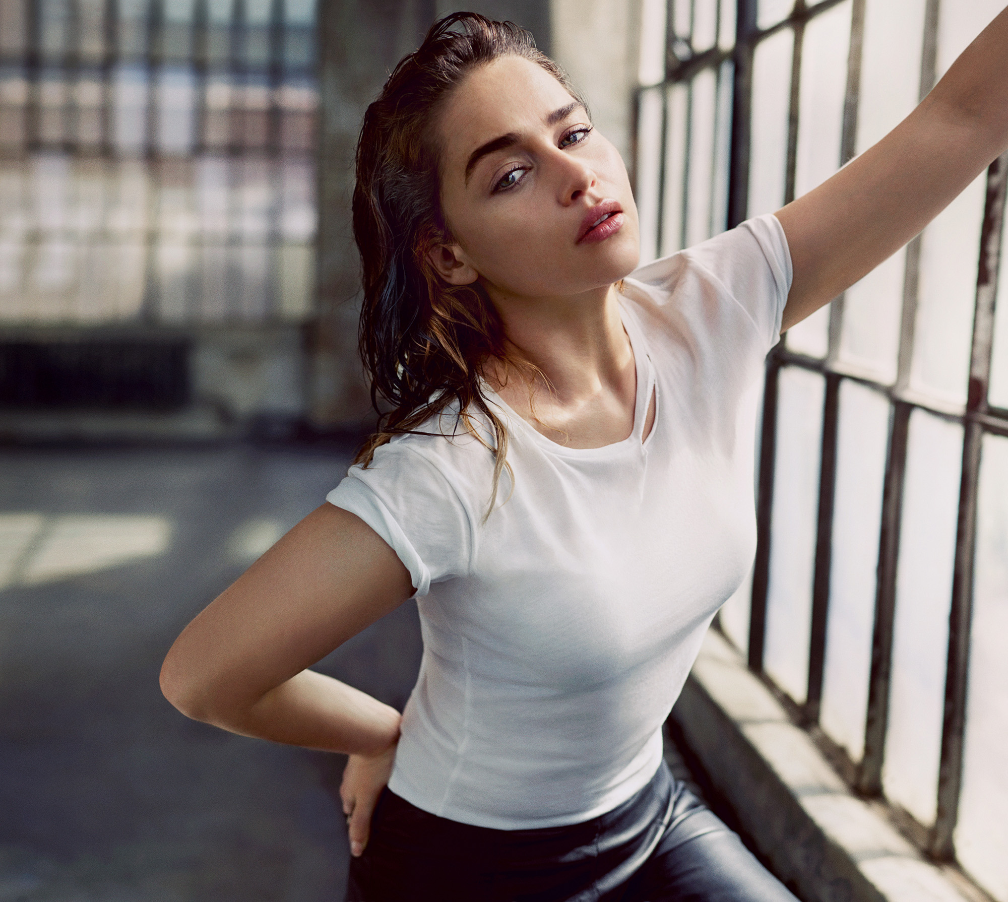 Game Of Thrones Emilia Clarke Posa Para Elle Vogue E Rolling Stone